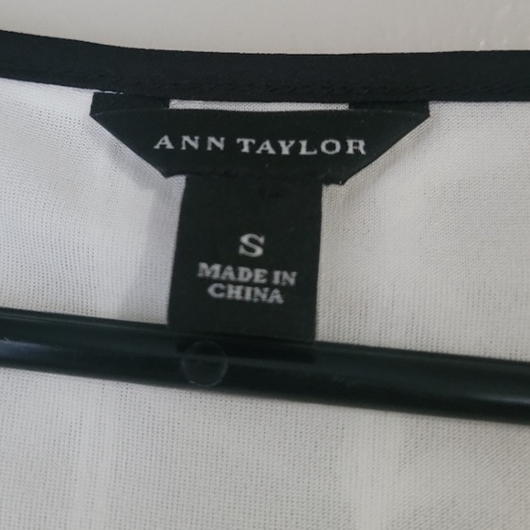 Ann Taylor white blouse. Bow details. - Picture 7 of 9